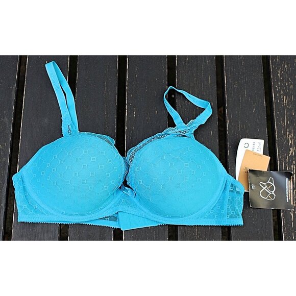 New w/Tags - 36C - Chantelle "C Chic Sexy" Push Up Plunge, Mesh Overlay, CUTE!! - Picture 2 of 9